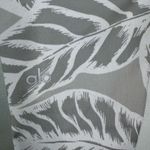 Alo Yoga Palm Springs Airbrushed Leggings Gray, White Womens Size Small $88 Photo 7