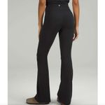 Lululemon Groove Super-High-Rise Flared Pant Nulu, Black Photo 1