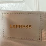 EXPRESS NWT White Boyfriend Jeans Size 6 Photo 8