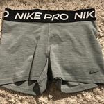 Nike Pros Photo 0