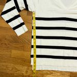 Bobeau  Women’s Medium White Black Striped V-neck long sleeve Corporatecore Work Photo 5