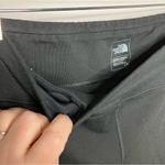 The North Face black Capri leggings with rouched sides size large Photo 4
