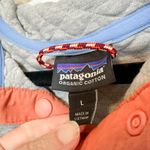 Patagonia  | Cotton Quilt Snap-T Pullover Sweatshirt Jacket in Grey & Coral Photo 3