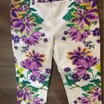 Carlisle Floral Embroidered Women's Jeans Photo 4