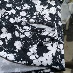 Garage Floral Criss Cross Back Crop Top in Black/White - Large, Short Sleeve Photo 9