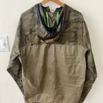 New Balance camo wind breaker jacket •• large, 25” ptp, 29” length •• Photo 2