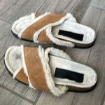 ZARA  slides Photo 3