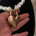 Piper . K VIRAL 21" NECKLACE WITH PEARLS AND A HEART IN MATTE GOLD Photo 8