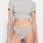 SKIMS  Cotton Jersey Super Cropped T Shirt - Light Heather Grey Photo 0