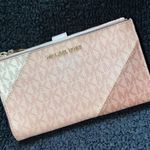 Michael Kors Wallet Photo 0