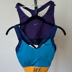 Bundle‎ Of 2  Sports Bras Nike pro size M Photo 0
