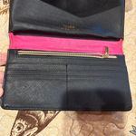 Trina Turk Trifold Crossbody Wallet phone bag Geometric black & whit gold chain Photo 5