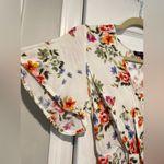 One Clothing Size XS White Floral Short Sleeve Wrap Front Tie Ruffle Hem Top Photo 2