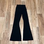 Aerie  Offline Real Me High Waisted Crossover Rib Flare Leggings Photo 1