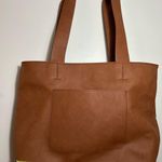 Universal Threads Women's roomy handbag. $20. Photo 3