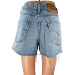 Levi's 550 Women's Light Wash Relaxed Cut Off High Rise Denim Jean Shorts 32 Photo 2