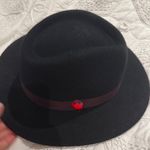 Elegant women Black Hat with Red Accent and brown ribbon casual elegant fedora Photo 3