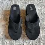 No Boundaries  Women's Mid-Heel Platform Wedge Black Flip-Flop Sandals Size 8 Photo 2