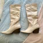 Elegant Cream Knee Photo 1