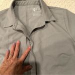 FIGS  TECHNICAL COLLECTION SCRUB SHIRT WOMENS MEDIUM GRAY 2 POCKETS Photo 7