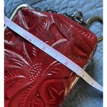 Patricia Nash Borse Tooled Italian Leather Framed Kisslock Coin Purse Key Chain Photo 5