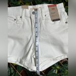 Levi's Levi’s White Denim Mid-Length Shorts Size 2 NWT Photo 7