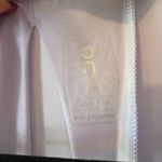 on cloud On Running Lavender Light Purple Short Sleeve Active Tee Top Women's size Medium Photo 1