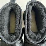 UGG  Classic Ultra Mini Hybrid Women's Boot Size 7 Photo 5