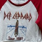 Def Leppard  Cropped Band Tee size XL Photo 6