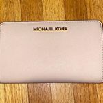 Michael Kors Pink Wallet Photo 0