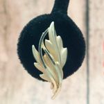 Vintage Curtis DCE 14K Gold Filled Screw Back Earrings 1" Leaf Gold Tone Photo 4