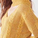 Urban Outfitters  Keyhole Sweater size Medium Photo 0