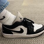 Air Jordan 1 Low Photo 3