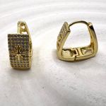 Earrings‎ triangle ear clips Gold Photo 1