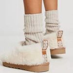 UGG  shearling Photo 0