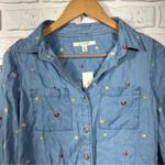 NEW Francesca's Mi Ami Chambray Embroidered Button Down Top Size XS Photo 5