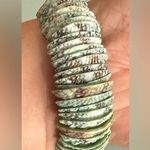 Stretchable to Fit Natual free sea Shell Bracelet Green Photo 0