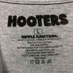 Hooters Basketball League Since 1983 T-shirt size large Photo 3