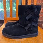 Koolaburra by Ugg womens Victoria suede sherpa bows boots black 9 Photo 1