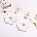 Flower Dangle Earrings Boho Layered Floral White Photo 1