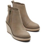 Toms Womens Raven Nubuck Water Resistant Ankle Boots Size 9 US Photo 0