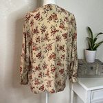 Saks 5th Avenue Real Clothes by Saks Fifth Avenue floral Silk blouse. Size M Photo 2