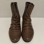 Clarks  Artisan Limbo Dance Slouch Boot Ankle Bootie Taupe Gray Leather Size 7.5 Photo 1