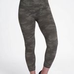 Spanx Lamn Seamless Cropped Leggings in Sage Camo Size: Small Photo 0