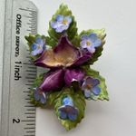 VINTAGE 50’s Flower Pin Made In England Bone China Garden Brooch violets Purple Photo 6