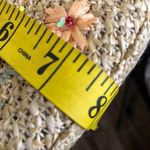 Tan beige cream woven straw hand tote bag with embroidered flowers and wooden handles Photo 5