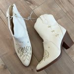 MIA NEW  Cheyenne Embroidered Pearl Accent Zip Ankle Boots Western Cowboy Sz 11 Photo 1