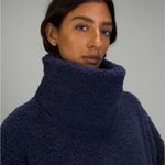 Lululemon Athletica Deep Blue Fleece Hoodie size 8 Photo 2