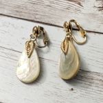 Vintage Clip On Earrings Teardrop Shape Mother of Pearl? Dangle Photo 10
