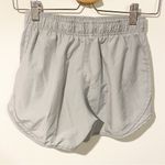 Nike  Womens Size XS Lined Tempo Shorts Light Gray Athletic Pull on Short Photo 3